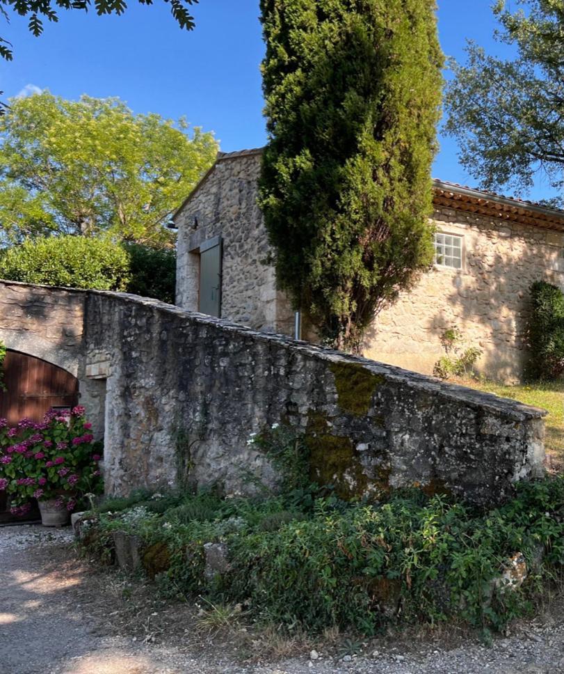 Bergerie Bed and Breakfast Montjustin Buitenkant foto